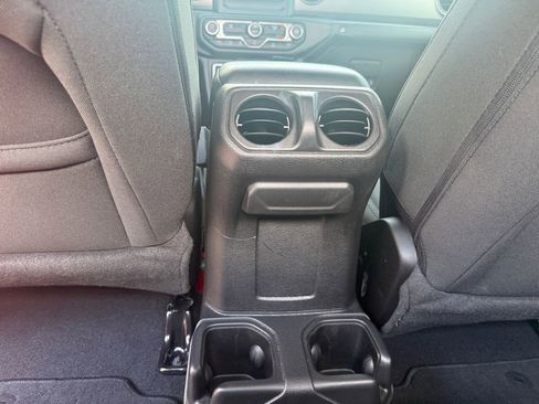 Used 2023 Jeep Gladiator Sport AWD/4WD image 28