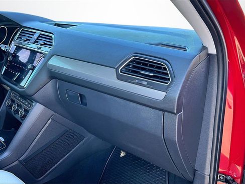 Used 2019 Volkswagen Tiguan SE w/ Panoramic Sunroof Package image 27