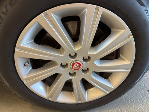 Used 2019 Jaguar E-PACE R-Dynamic S image 38