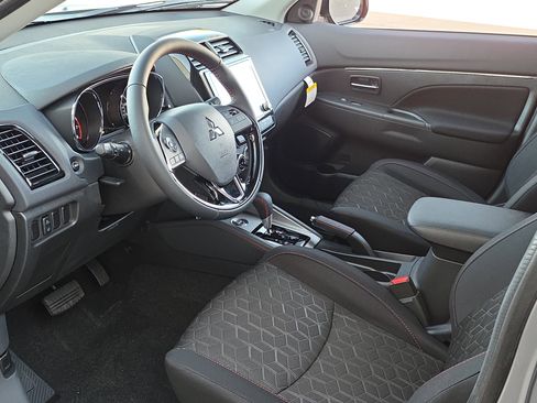 New 2026 Mitsubishi Outlander Sport LE AWD/4WD image 11