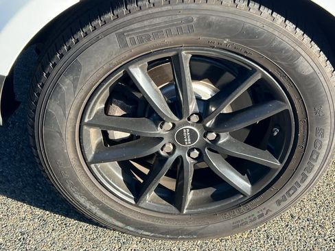 Used 2017 Land Rover Range Rover Sport SE AWD/4WD image 17