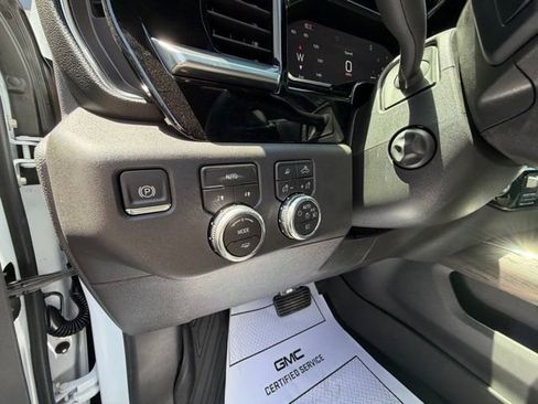 New 2026 GMC Sierra 1500 SLT AWD/4WD image 16