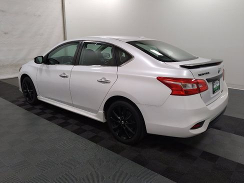 Used 2018 Nissan Sentra SR w/ Technology Package FWD image 3