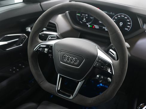 Used 2023 Audi e-tron GT Premium Plus image 14