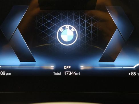 Used 2023 BMW X1 xDrive28i w/ M Sport Package AWD/4WD image 17
