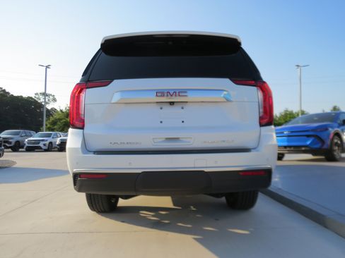 Used 2023 GMC Yukon XL Denali w/ Max Trailering Package AWD/4WD image 4