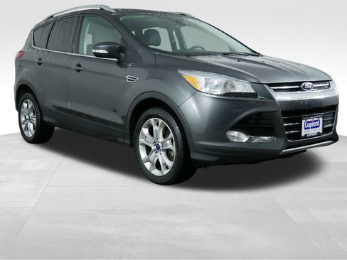 Used 2016 Ford Escape Titanium image 2