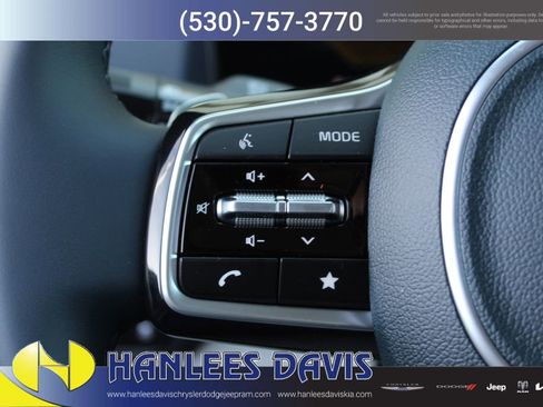 New 2026 Kia Carnival EX image 30