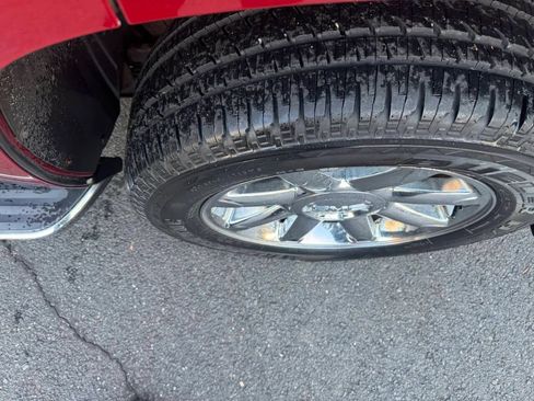 Used 2011 GMC Yukon Denali image 9