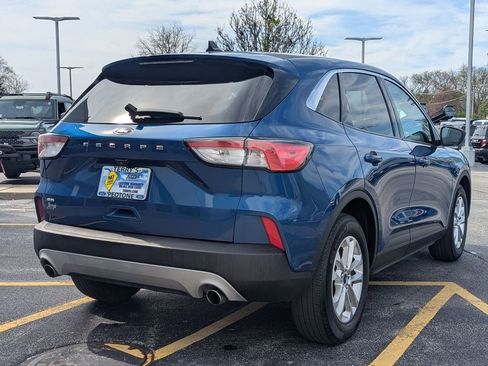 Used 2022 Ford Escape SE image 3