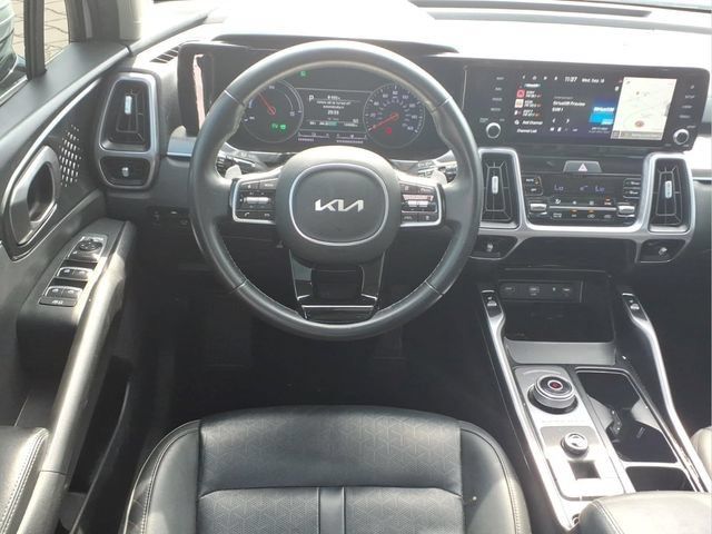 Used 2023 Kia Sorento EX w/ Panoramic Sunroof Package FWD image 5