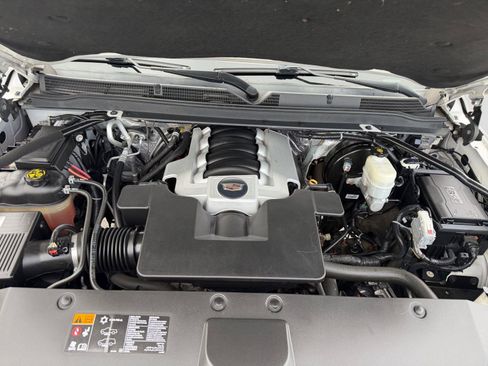 Used 2016 Cadillac Escalade Platinum AWD/4WD image 20