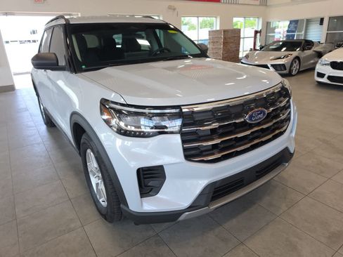 Used 2026 Ford Explorer Active AWD/4WD image 5