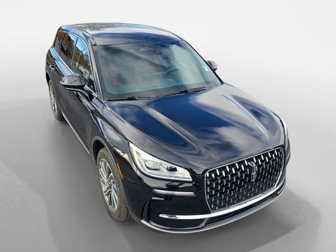 Used 2025 Lincoln Corsair Reserve image 24