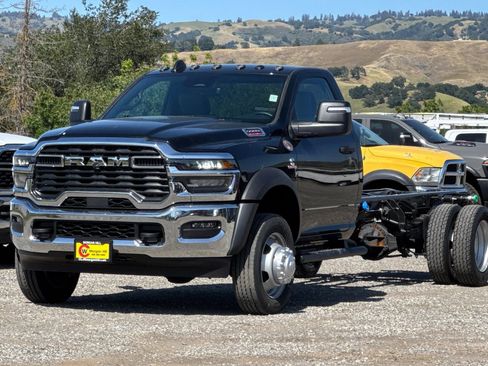 New 2026 RAM 5500 Tradesman AWD/4WD image 9