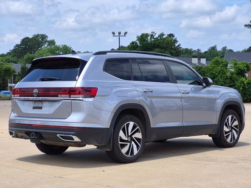 Used 2024 Volkswagen Atlas SE FWD image 2