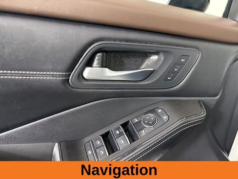 Used 2023 Nissan Rogue SL w/ SL Premium Package image 9