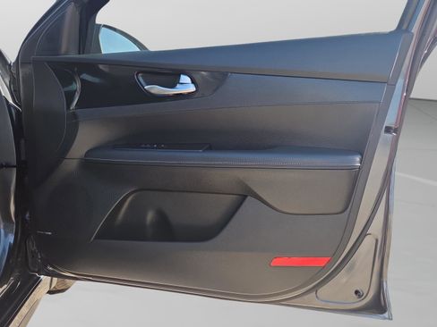 Used 2024 Kia Forte GT-Line w/ GT-Line Premium Package image 37