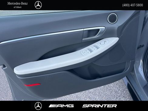 Used 2023 Hyundai Sonata SEL w/ Convenience Package FWD image 9