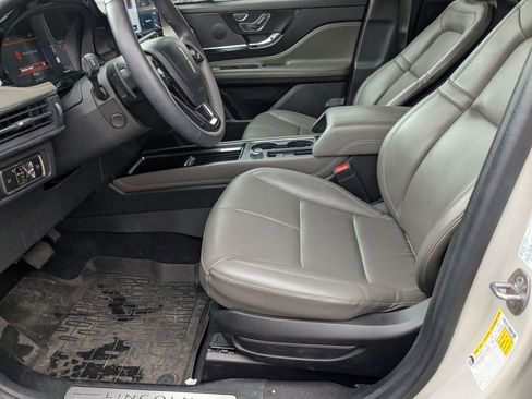 Used 2023 Lincoln Corsair FWD w/ Equipment Group 101A image 9