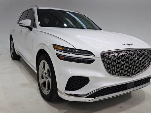 Used 2026 Genesis GV70 2.5T Advanced AWD/4WD image 3