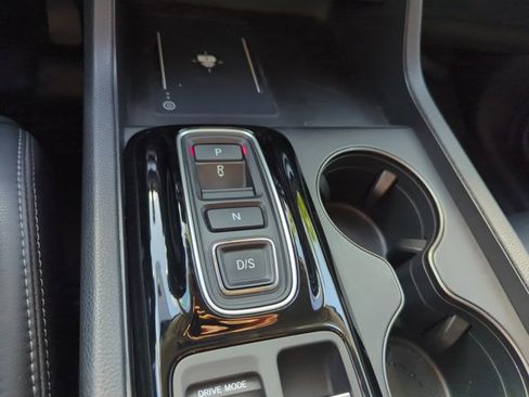 Used 2024 Honda Pilot EX-L image 11