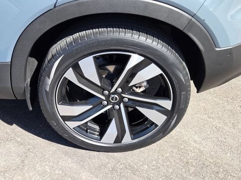 Used 2023 Volvo XC40 B5 Ultimate w/ Climate Package AWD/4WD image 4