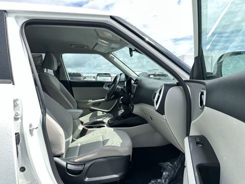 Used 2023 Kia Soul LX FWD image 29