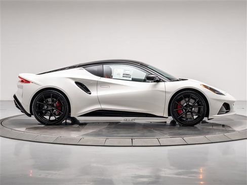 New 2025 Lotus Emira image 6