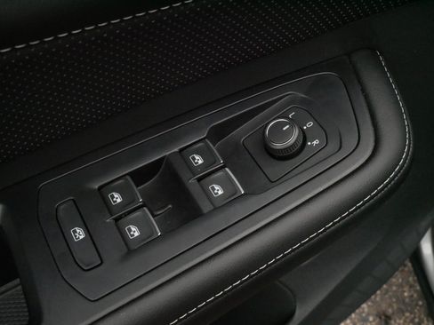 Certified 2026 Volkswagen Atlas Cross Sport SE AWD/4WD image 19