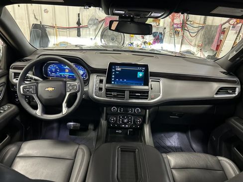 Used 2023 Chevrolet Tahoe LT w/ Luxury Package AWD/4WD image 18