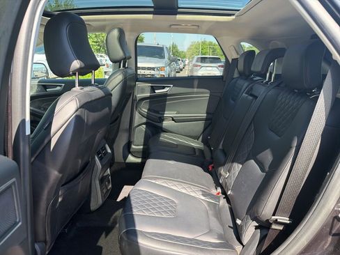 Used 2024 Ford Edge Titanium AWD/4WD image 11