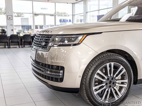 Used 2023 Land Rover Range Rover SE AWD/4WD image 5