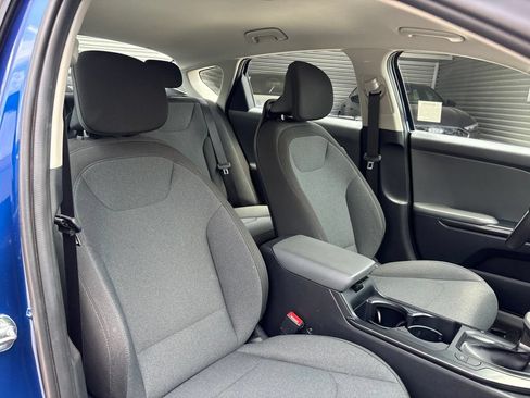 Used 2025 Kia K4 FWD image 16