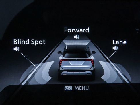 Certified 2025 Nissan Kicks SR image 21