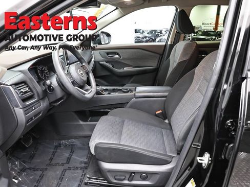 Used 2023 Nissan Rogue SV AWD/4WD image 14