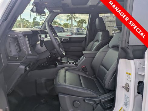 New 2025 Ford Bronco Badlands image 2