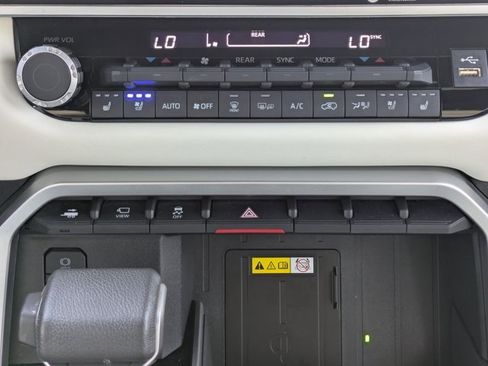 Used 2024 Toyota Sequoia Capstone image 24