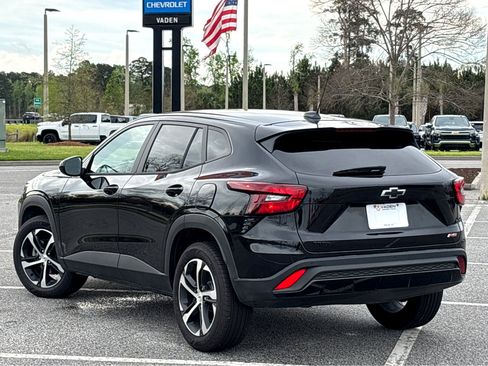 Used 2026 Chevrolet Trax RS w/ Sunroof Package FWD image 22