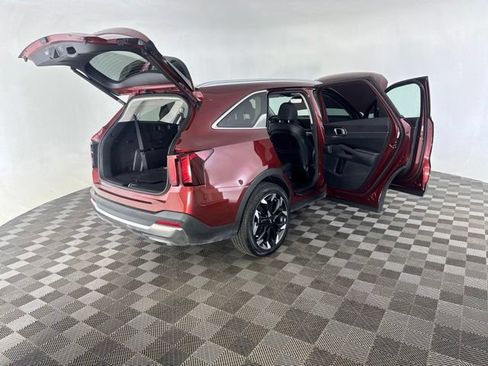 Certified 2025 Kia Sorento EX w/ Panoramic Sunroof Package FWD image 16