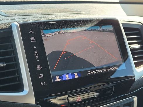 Used 2018 Honda Pilot Touring image 20