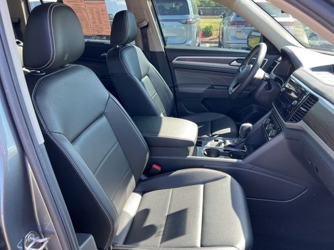 Used 2023 Volkswagen Atlas SE w/ Black Wheel Package FWD image 23