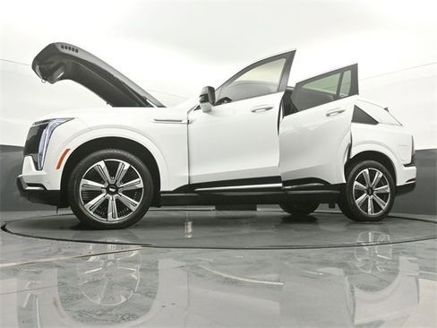 New 2025 Cadillac Escalade IQ Luxury 2 image 61