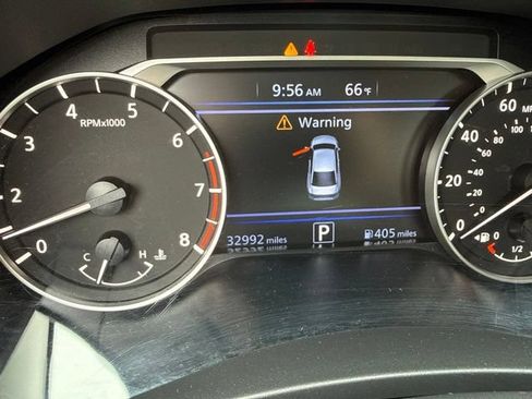 Used 2025 Nissan Altima 2.5 SV FWD image 8