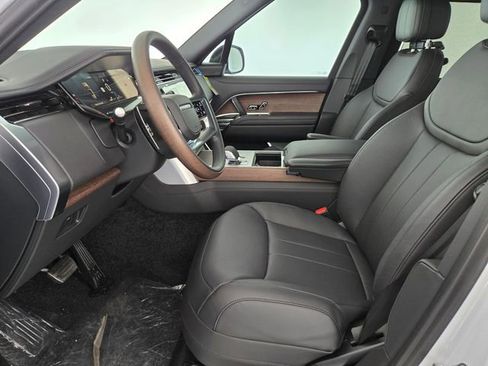 New 2026 Land Rover Range Rover Long Wheelbase SE image 10