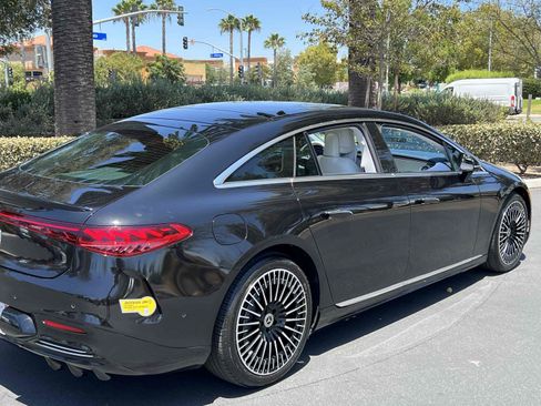 Used 2022 Mercedes-Benz EQS 450+ Sedan image 30