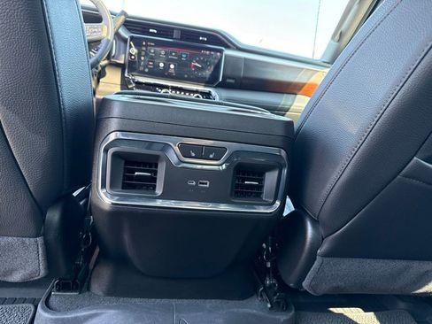 Used 2025 GMC Sierra 2500 Denali w/ Denali Reserve Package AWD/4WD image 15