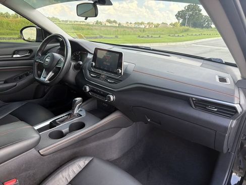 Used 2022 Nissan Altima 2.5 SR FWD image 15