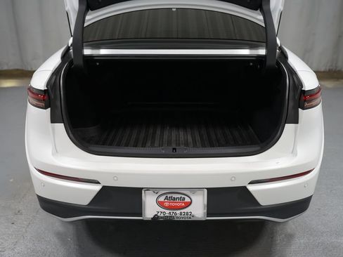 Used 2024 Toyota Crown Platinum image 37