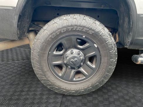 Used 2017 RAM 3500 Tradesman w/ Chrome Appearance Group image 33